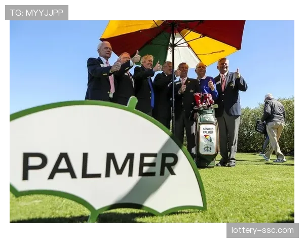 阿诺德·帕尔默邀请赛，球员在“国王”铜像前献花致敬